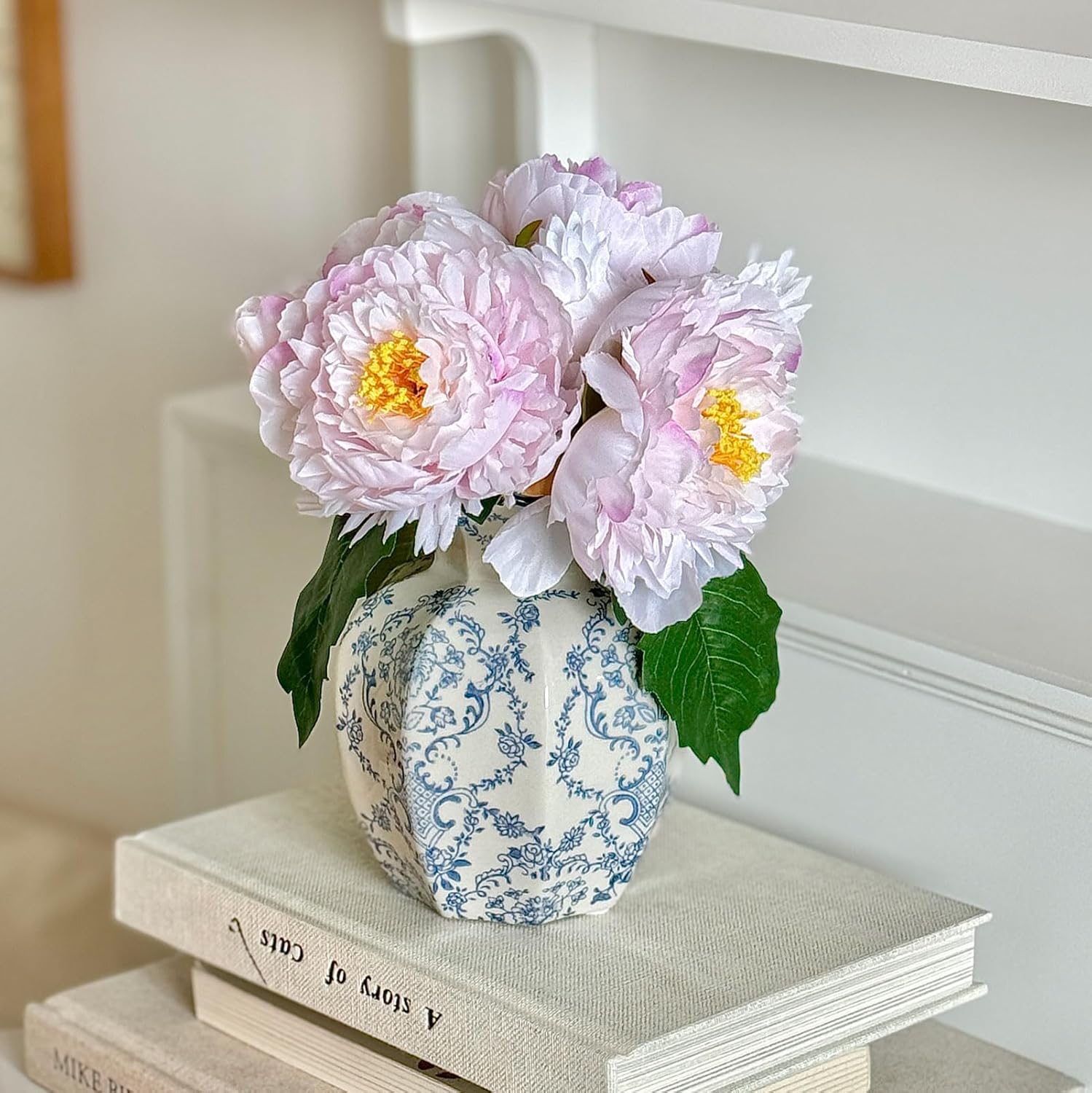 Vintage Ceramic Vase, Blue and White Porcelain Decorative Flower Vase for Centerpiece Living Room Table Shelf, Chinoiserie French Country Decor